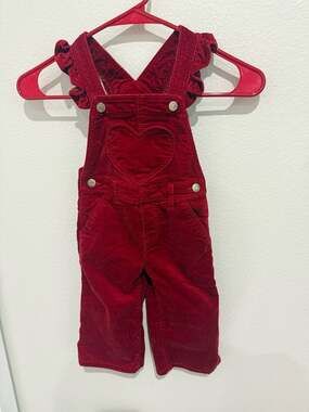 Baby Gap Red Velvet Heart Overalls 18-24M Ruffle Straps